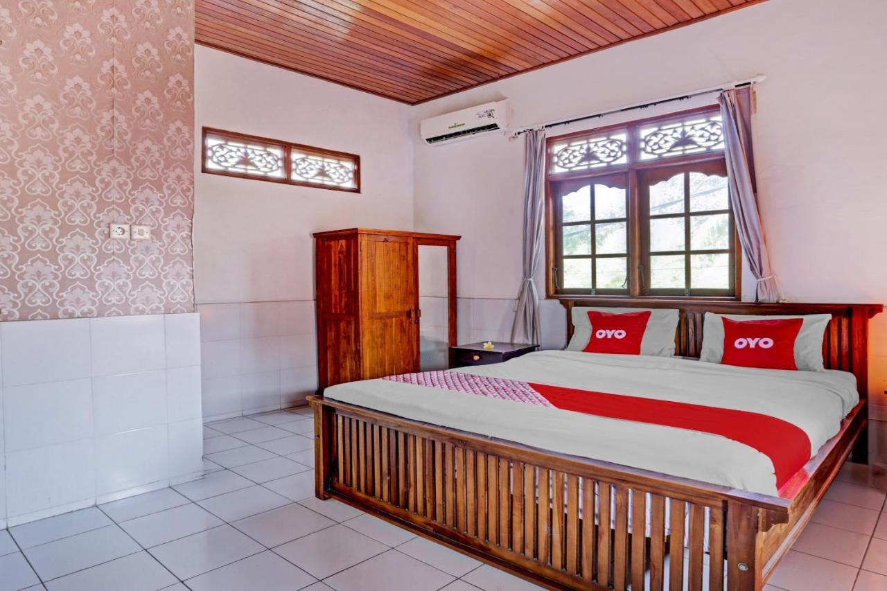 Oyo 90532 Verra Guest House Seminyak Exteriör bild