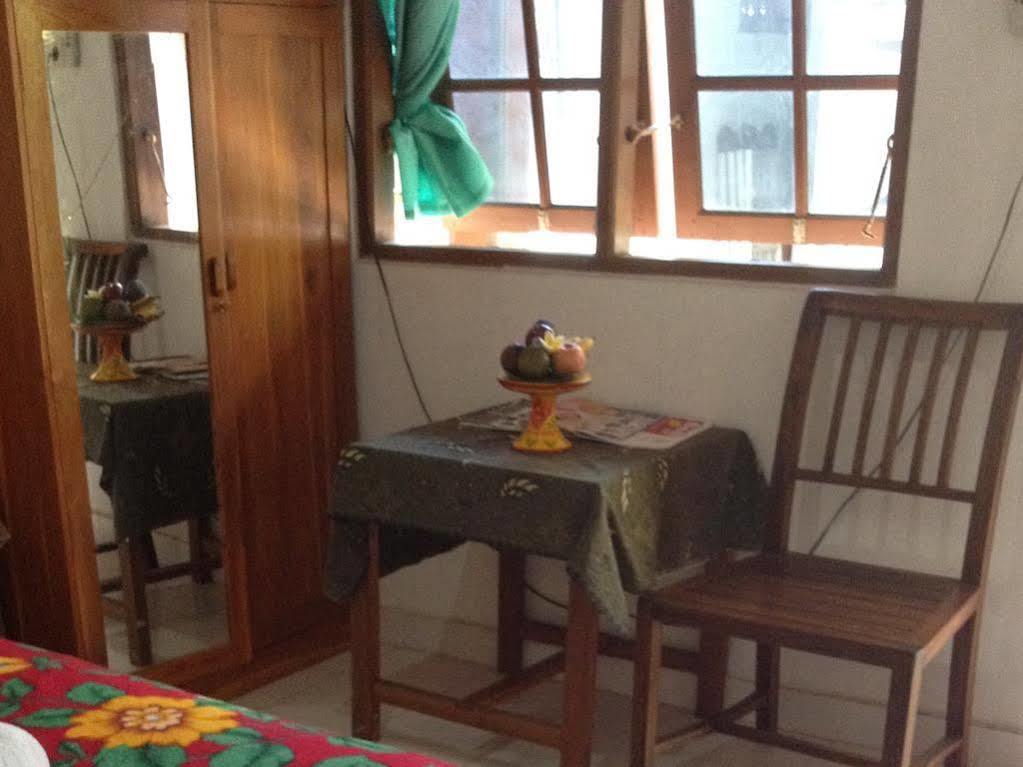 Oyo 90532 Verra Guest House Seminyak Exteriör bild